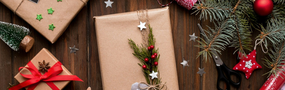 Cum să îți organizezi bugetul de cadouri pe un an întreg fără să intri în faliment în decembrie